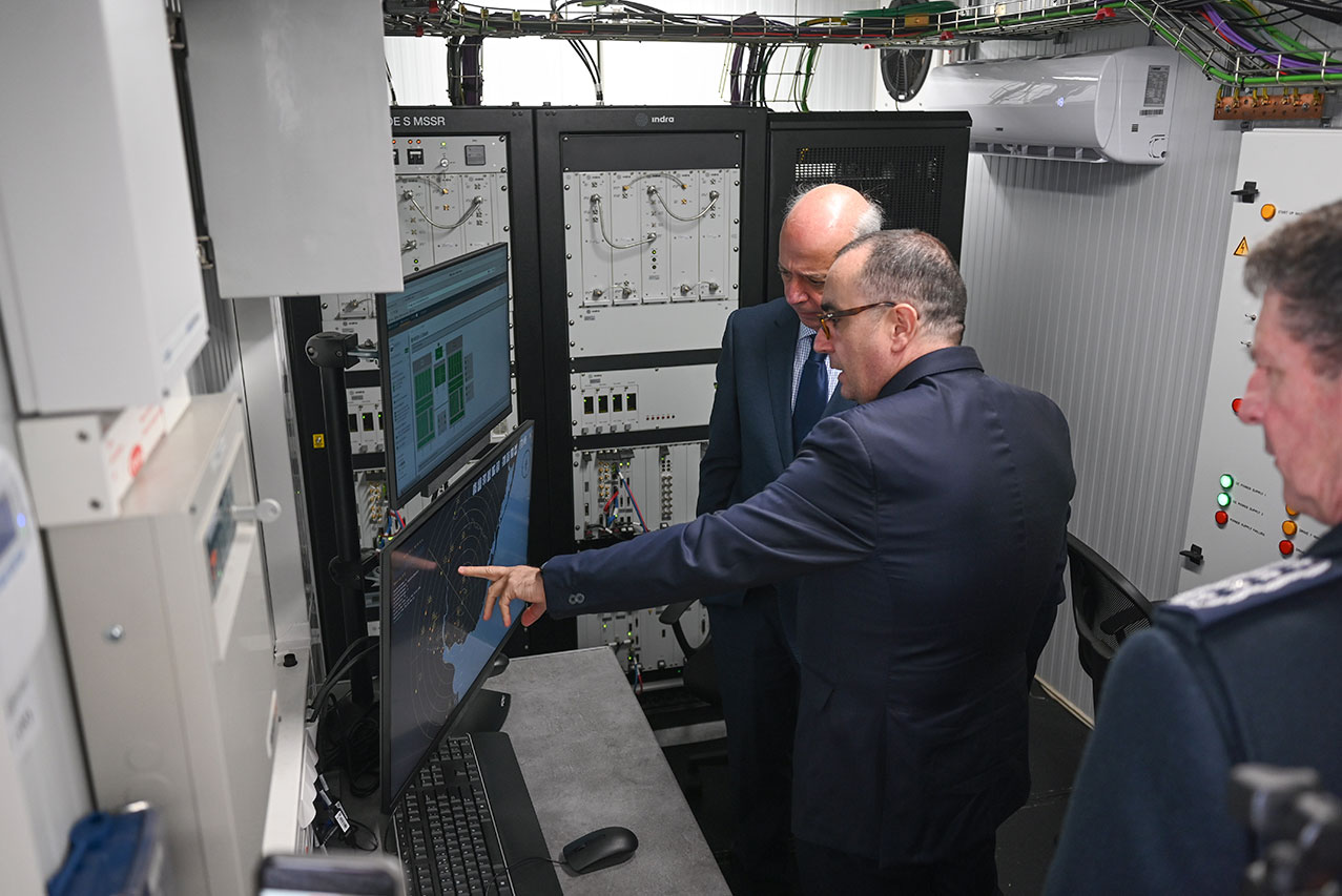 Aeropuertos Uruguay y Ministerio de Defensa Nacional inauguraron nuevo radar en el Aeropuerto de Durazno 