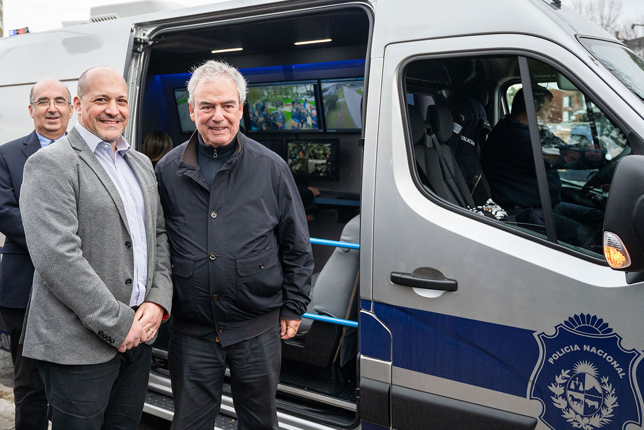 Ministerio del Interior presentó un Centro de Comando Móvil instalado en una Renault Master 