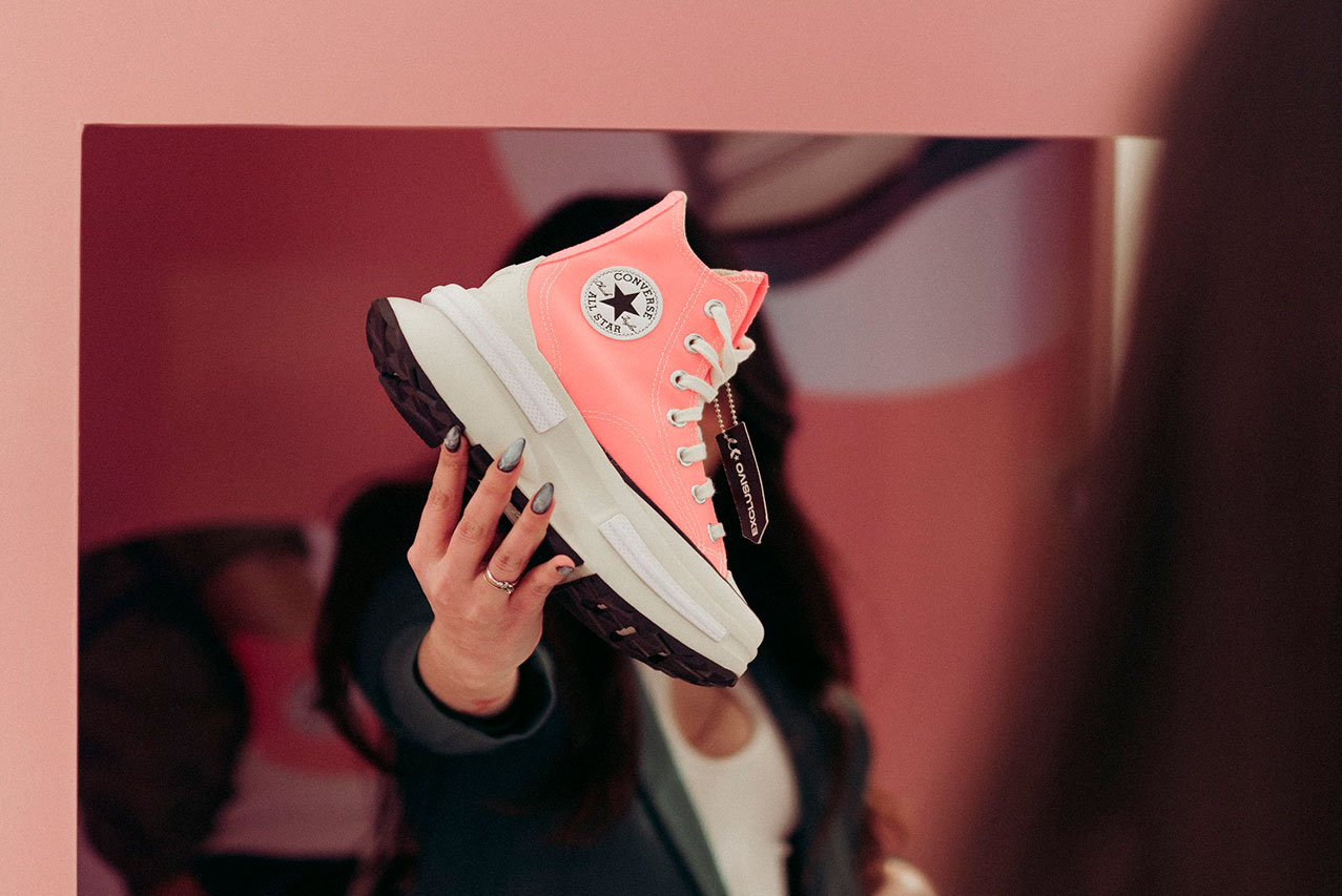 Converse se sumó al boom rosa y presentó sus zapatillas Run Star CX en Uruguay 