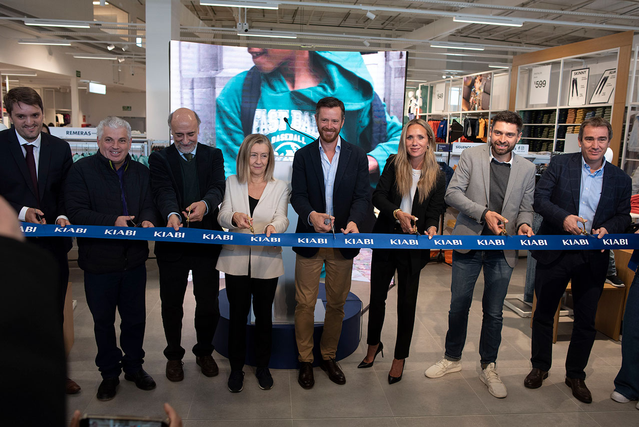 La marca francesa de moda KIABI inauguró su primera tienda en Uruguay 