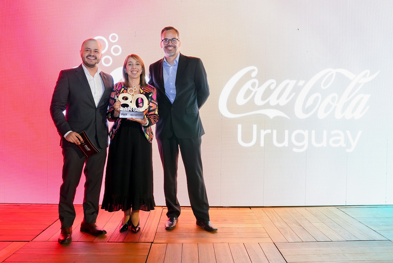 Coca-Cola celebró 80 años refrescando a los uruguayos 