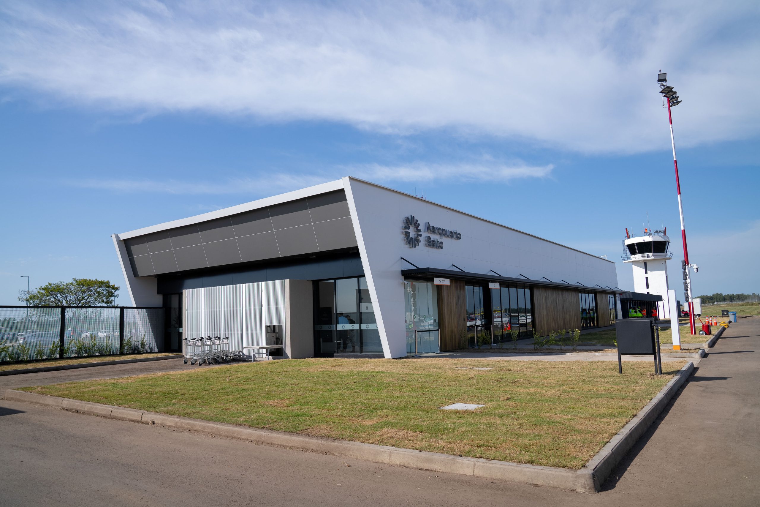 Aeropuertos Uruguay inauguró el nuevo Aeropuerto Internacional de Salto 