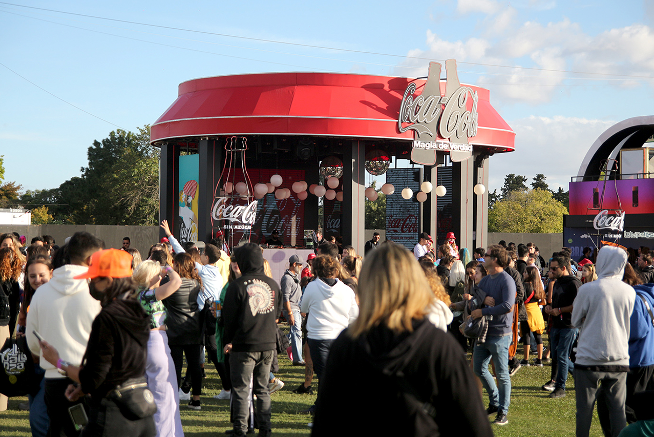 Coca-Cola Uruguay invita a vibrar al ritmo de la música en el Lollapalooza 