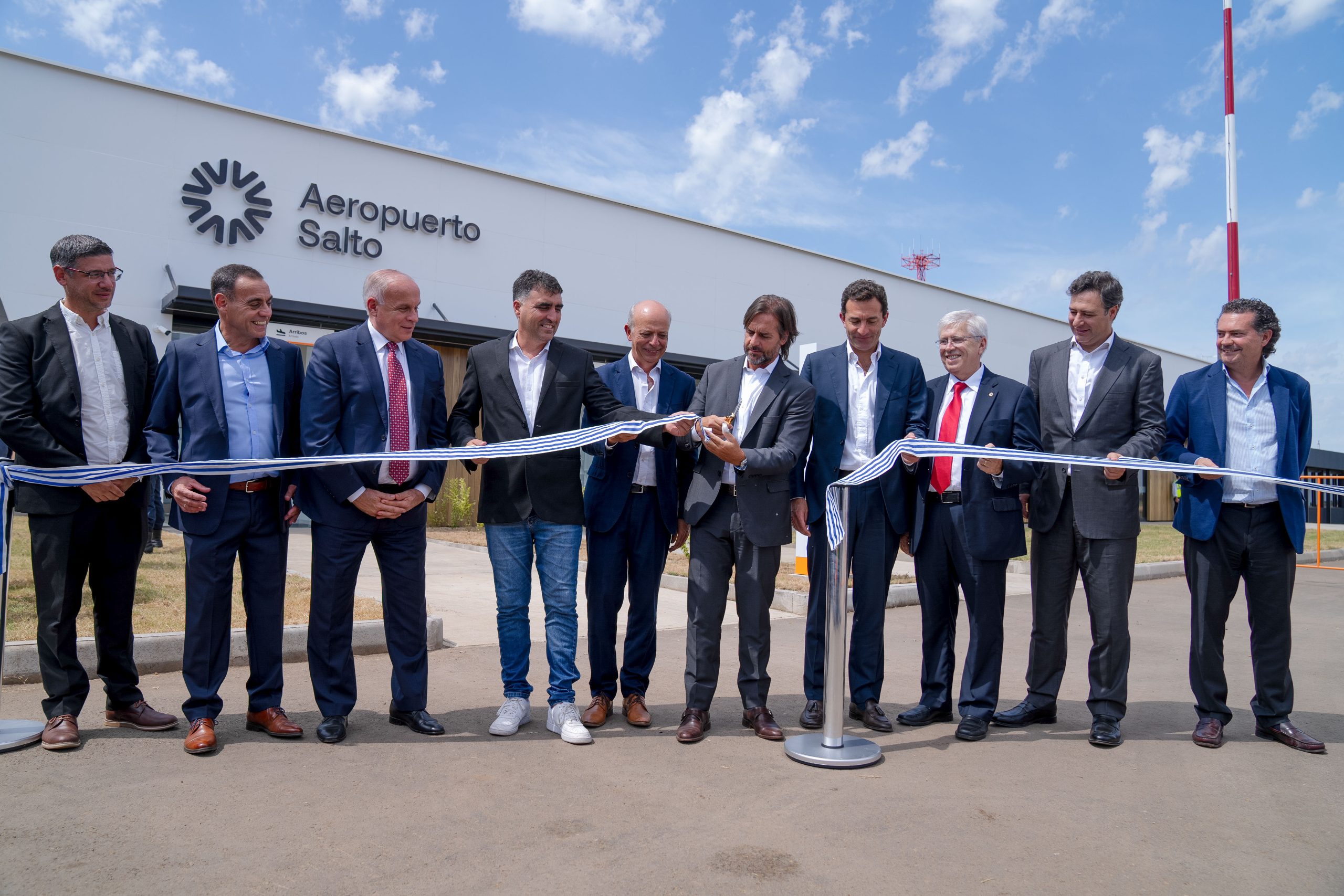 Aeropuertos Uruguay inauguró el nuevo Aeropuerto Internacional de Salto 