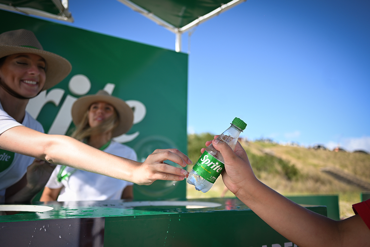 Sprite realiza acciones en las playas e invita a disfrutar un verano divertido y refrescante 