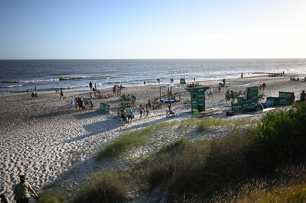 Sprite realiza acciones en las playas e invita a disfrutar un verano divertido y refrescante 