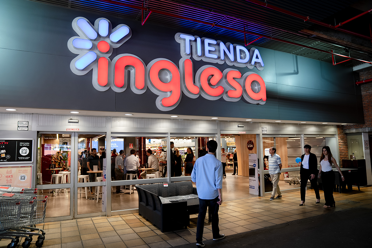 La Hora Azul llega a Tienda Inglesa para brindar una experiencia de compra inclusiva 