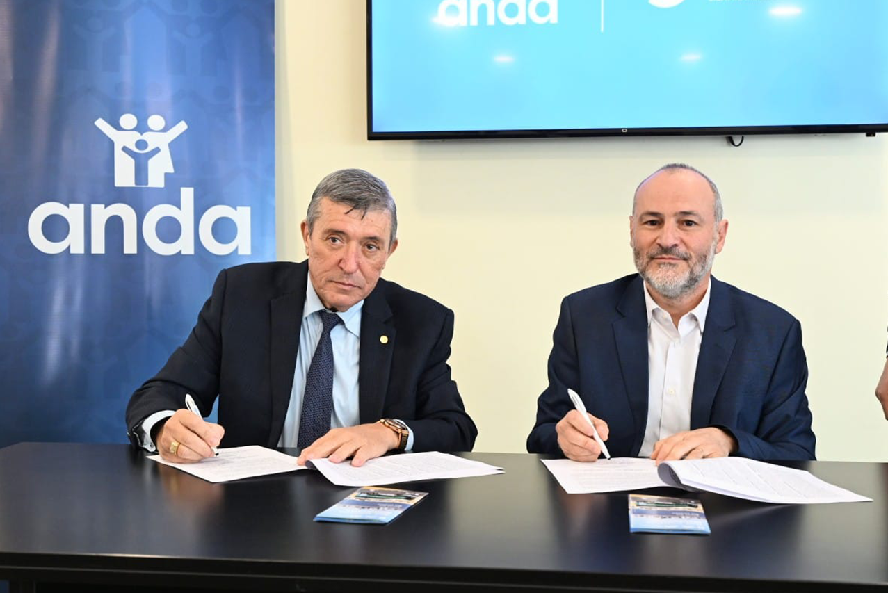 ANDA realiza una alianza con CUTCSA para ofrecer descuentos a sus socios en el Bus Turístico de Montevideo 