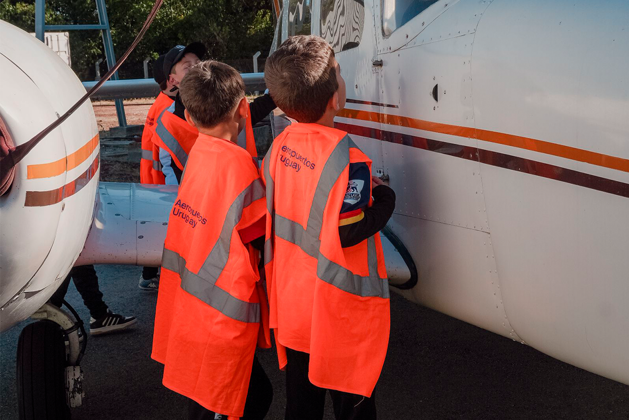 Aeropuerto de Carmelo celebró el Día de la Niñez con actividades para toda la familia 