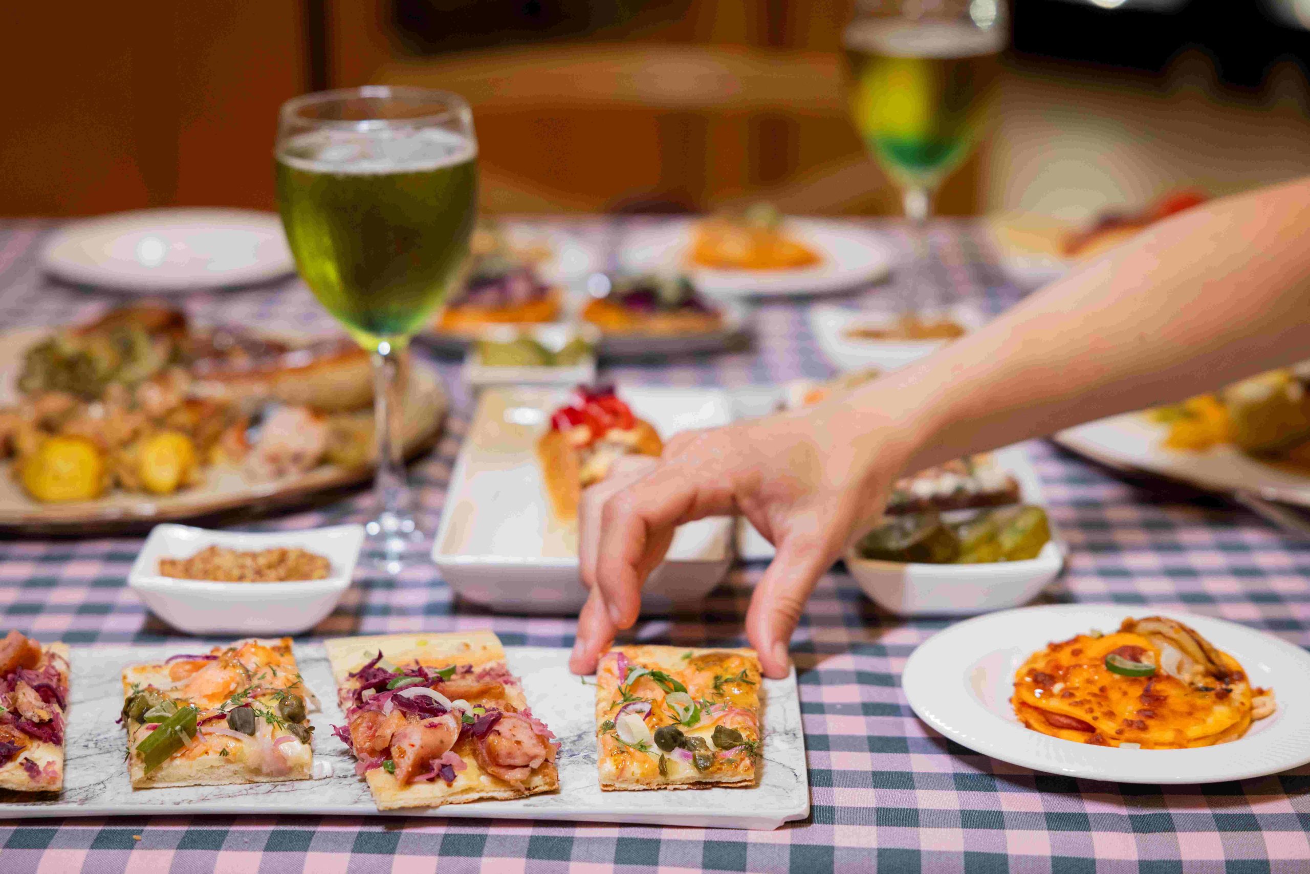 Octubre en Enjoy Punta del Este: humor, sunsets y gastronomía con beneficios especiales 