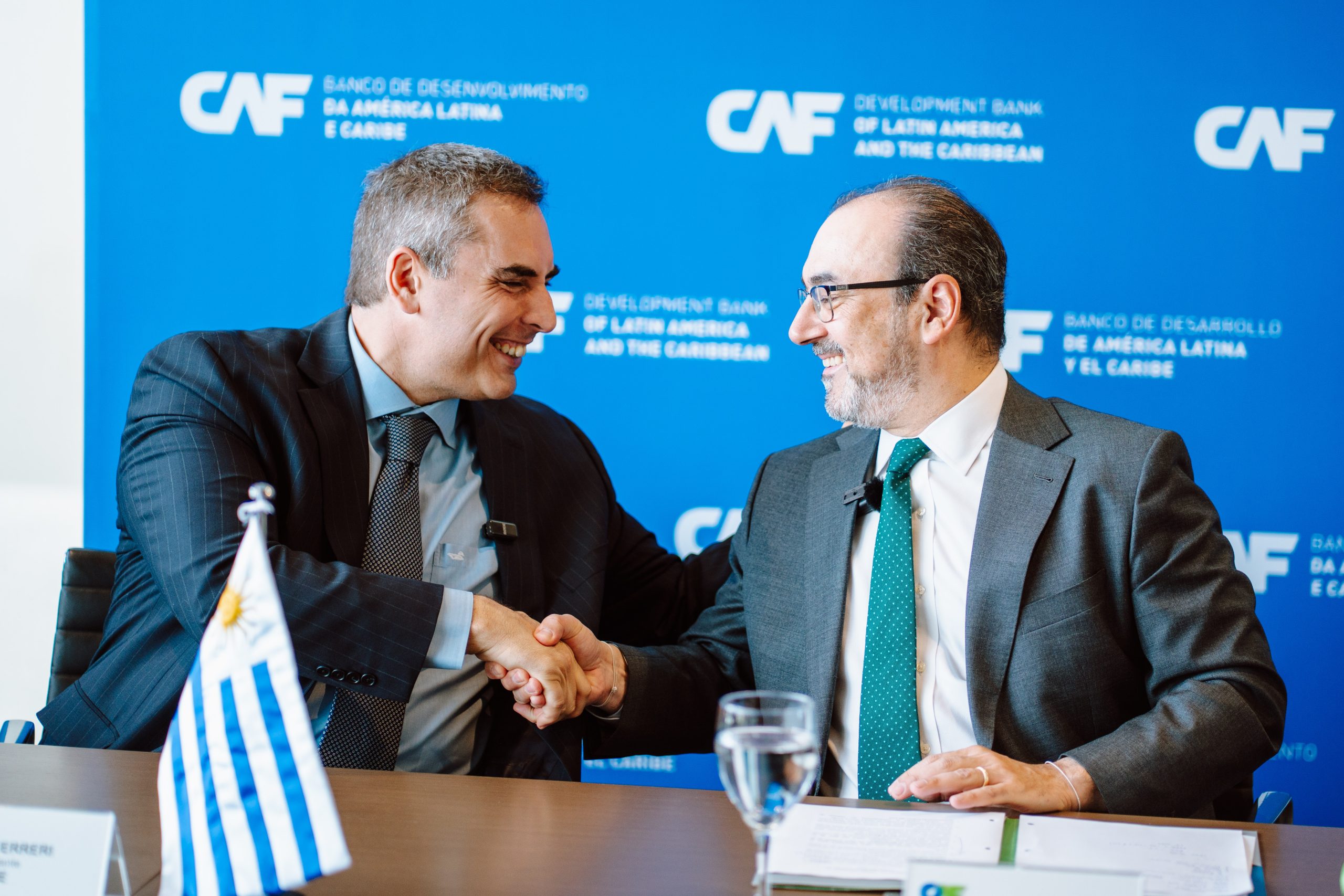 CAF firmó convenio de cooperación técnica con OSE para mejorar la infraestructura y la gestión hídrica uruguaya 