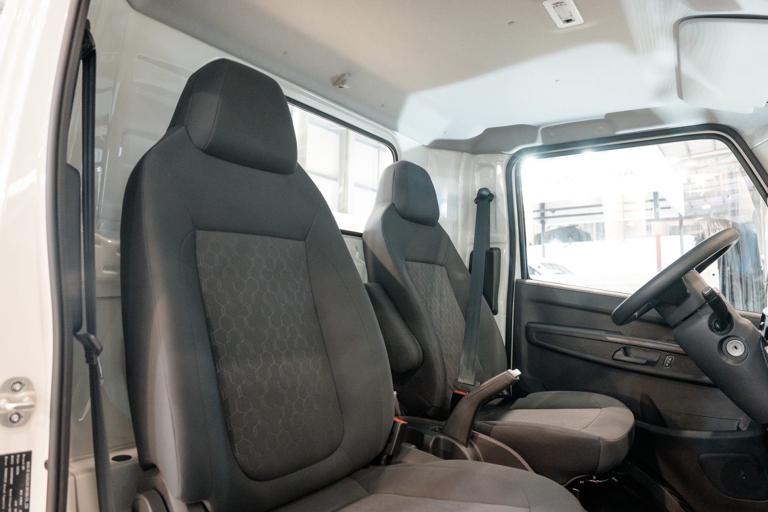 JMC presenta en Uruguay su primer camión eléctrico de rueda sencilla 