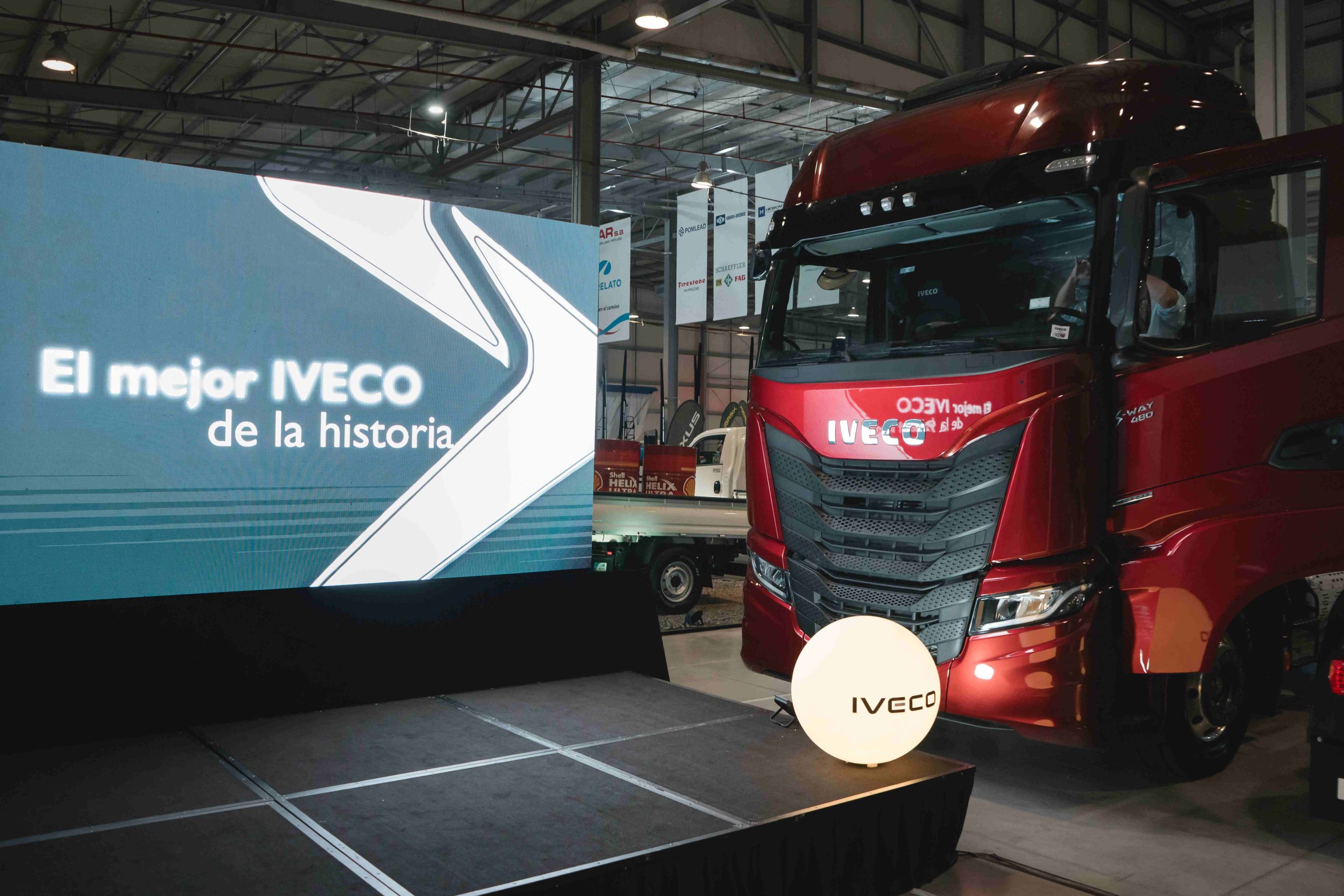 IVECO lanzó su nuevo S-way 480 con suspensión neumática en la Expocarga 