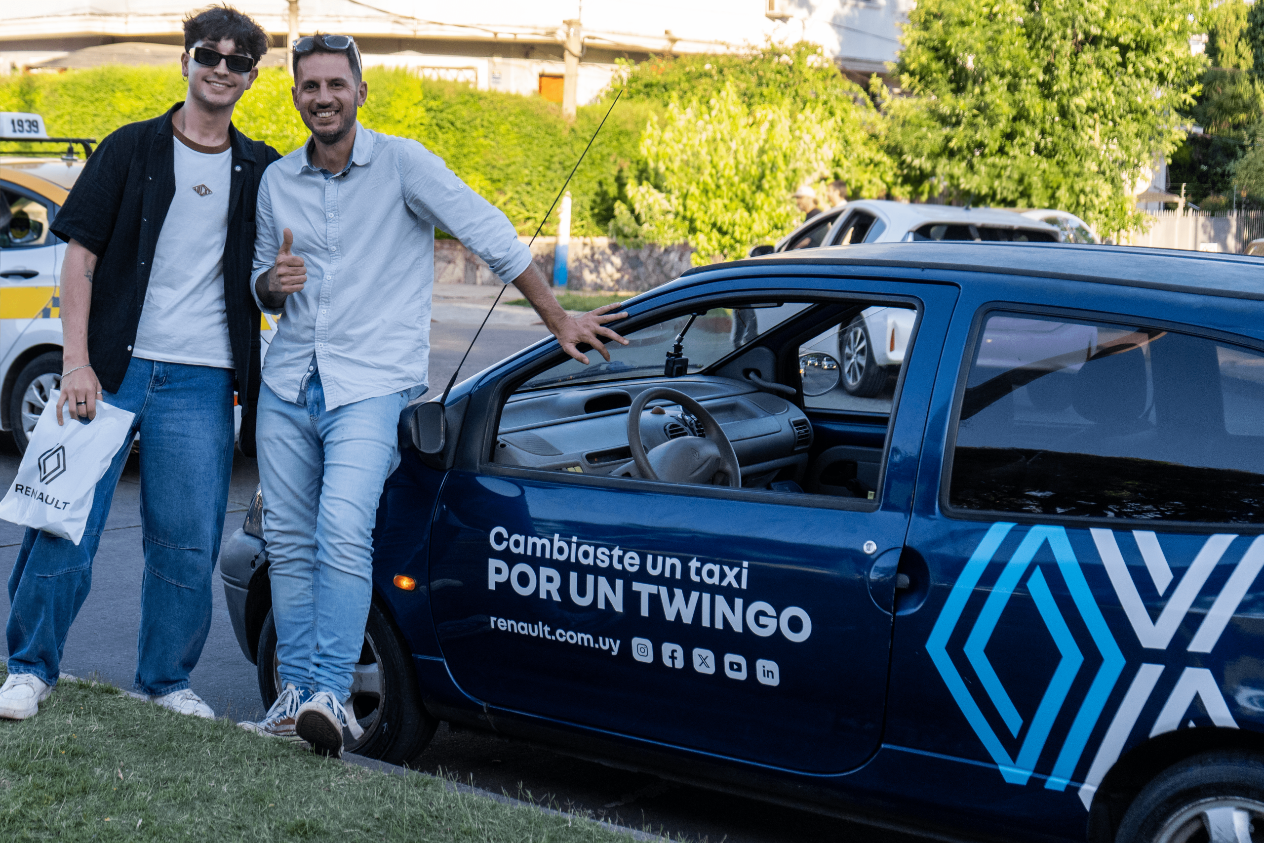 Renault impulsó una acción para “cambiar el taxi por un Twingo” rumbo al show de Shakira 