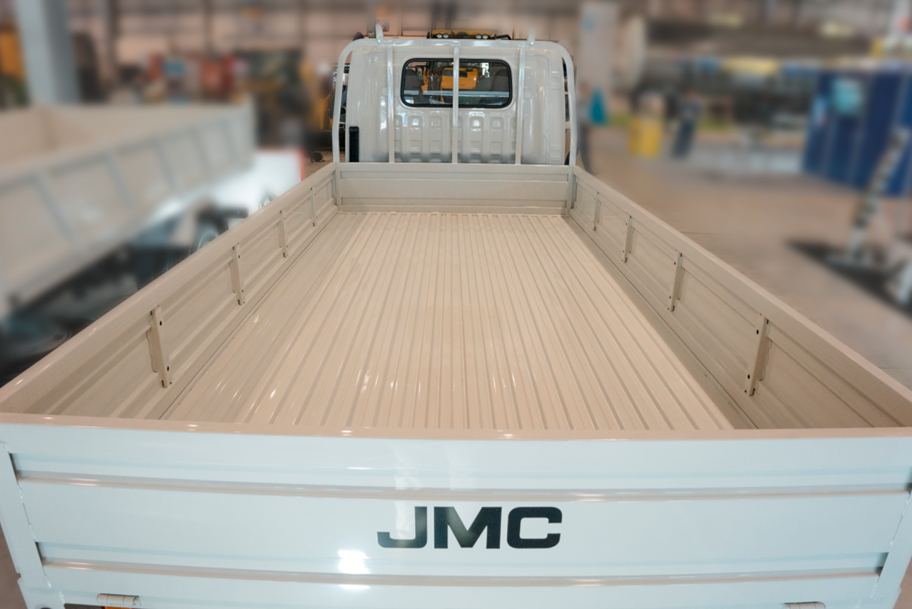 JMC presenta en Uruguay su primer camión eléctrico de rueda sencilla 