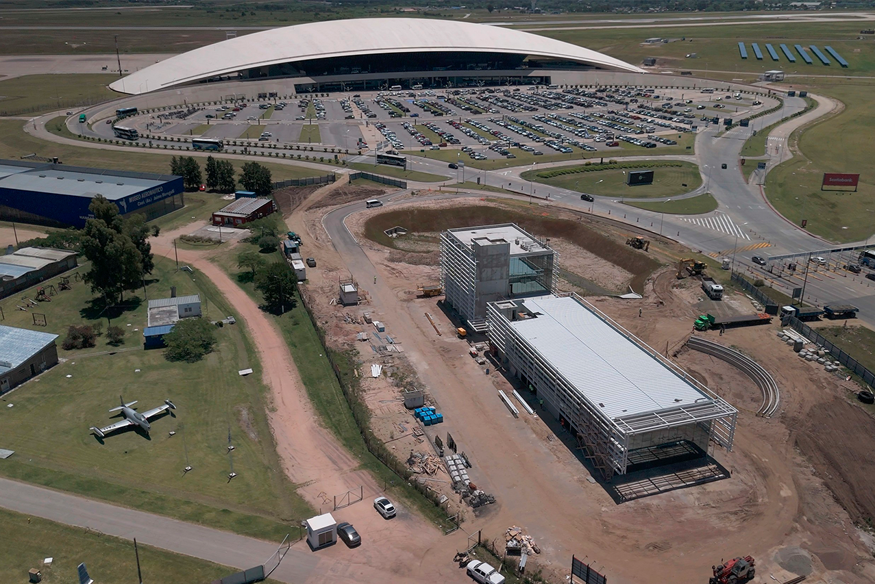 Cofundador de TUMO visitó las obras del primer centro en Uruguay 