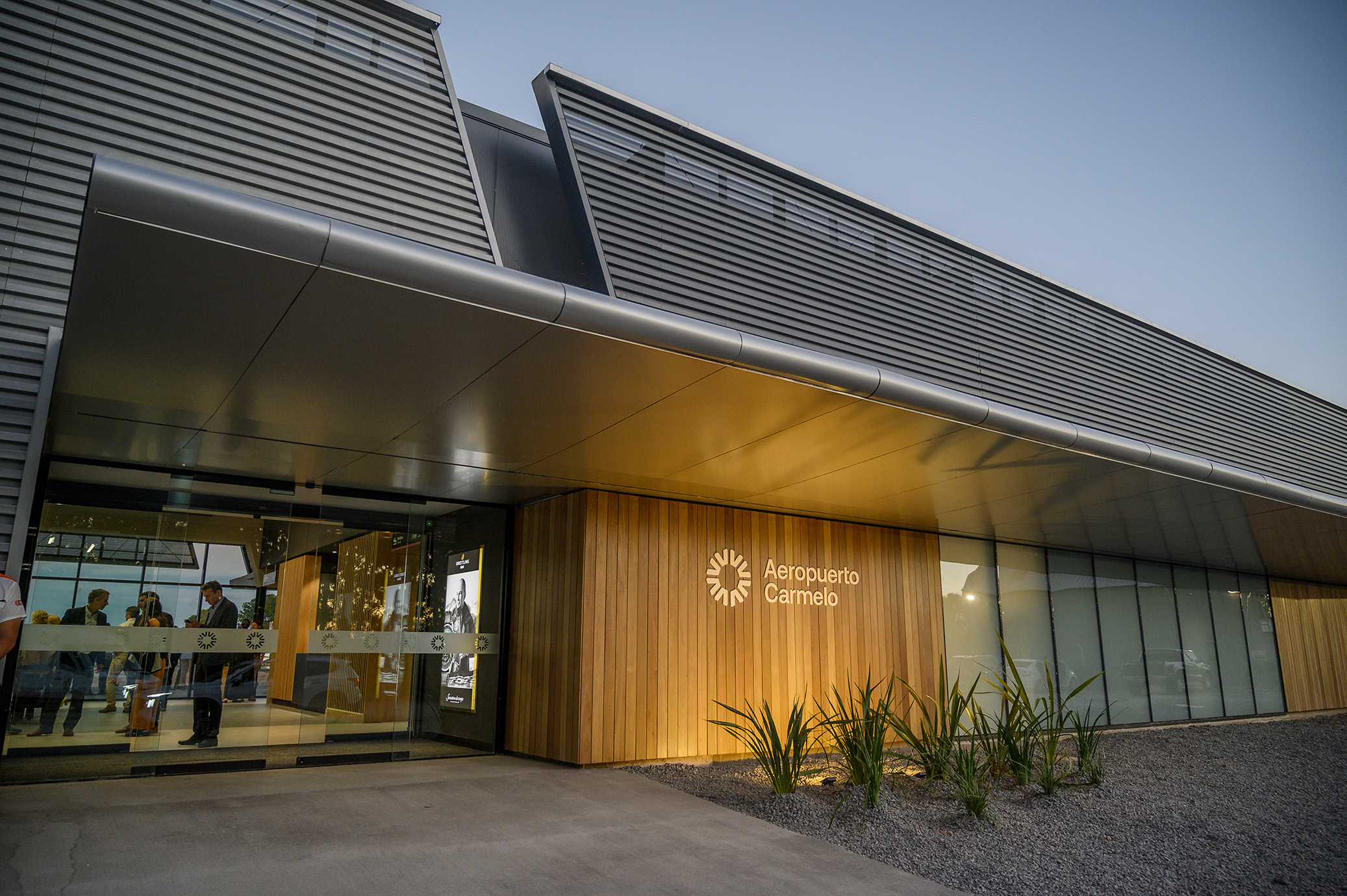 Aeropuerto de Carmelo celebra su tercer aniversario con récord de movimientos 