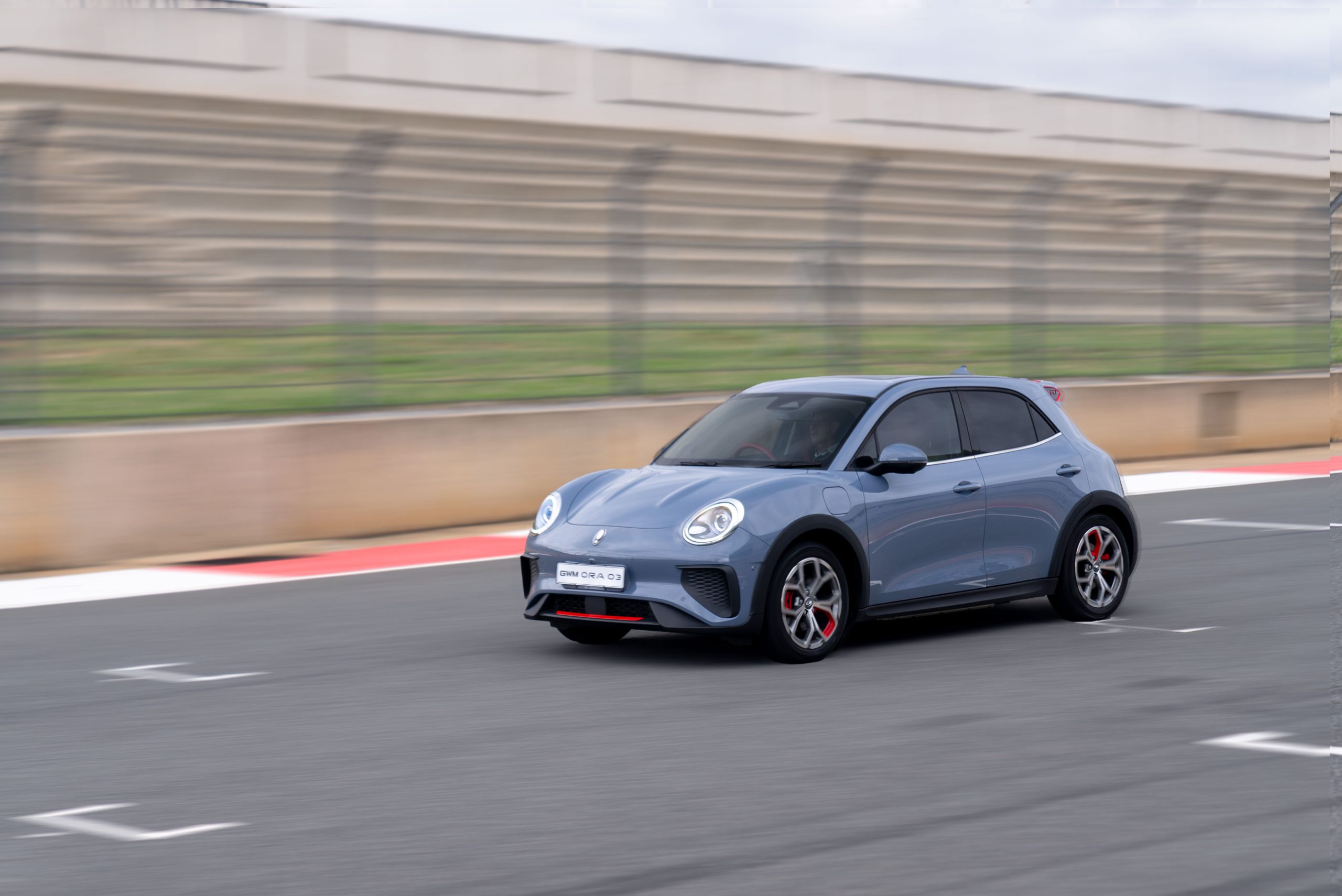 ORA 03 de GWM lidera el segmento de hatchbacks compactos eléctricos en Uruguay 