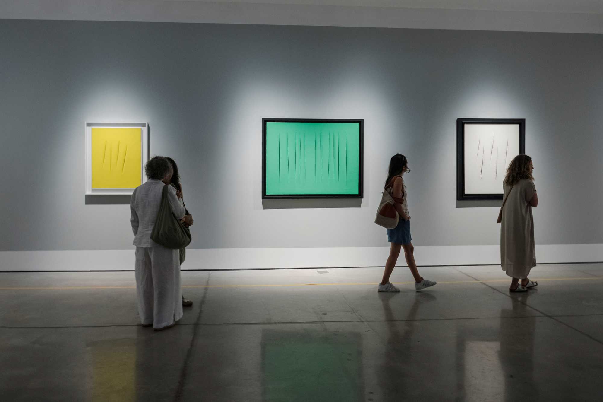 Se inauguró la exposición “Lucio Fontana: un genio de dos mundos” en el MACA 