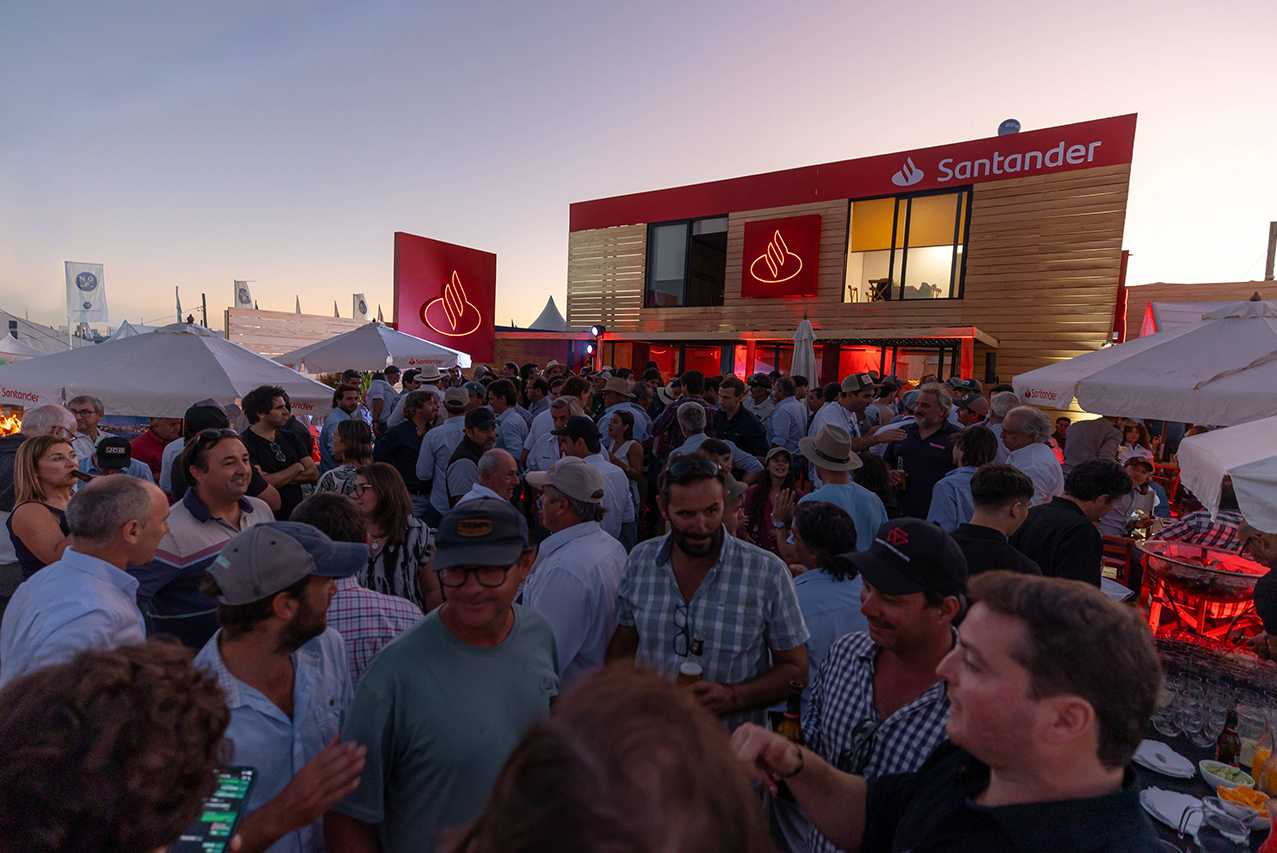 Santander reafirma su compromiso con el agro en la Expoactiva 202 
