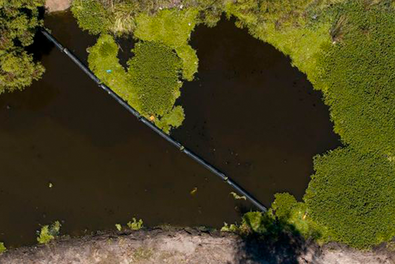 Instalan en el arroyo Carrasco la primera biobarda industrial de Uruguay 