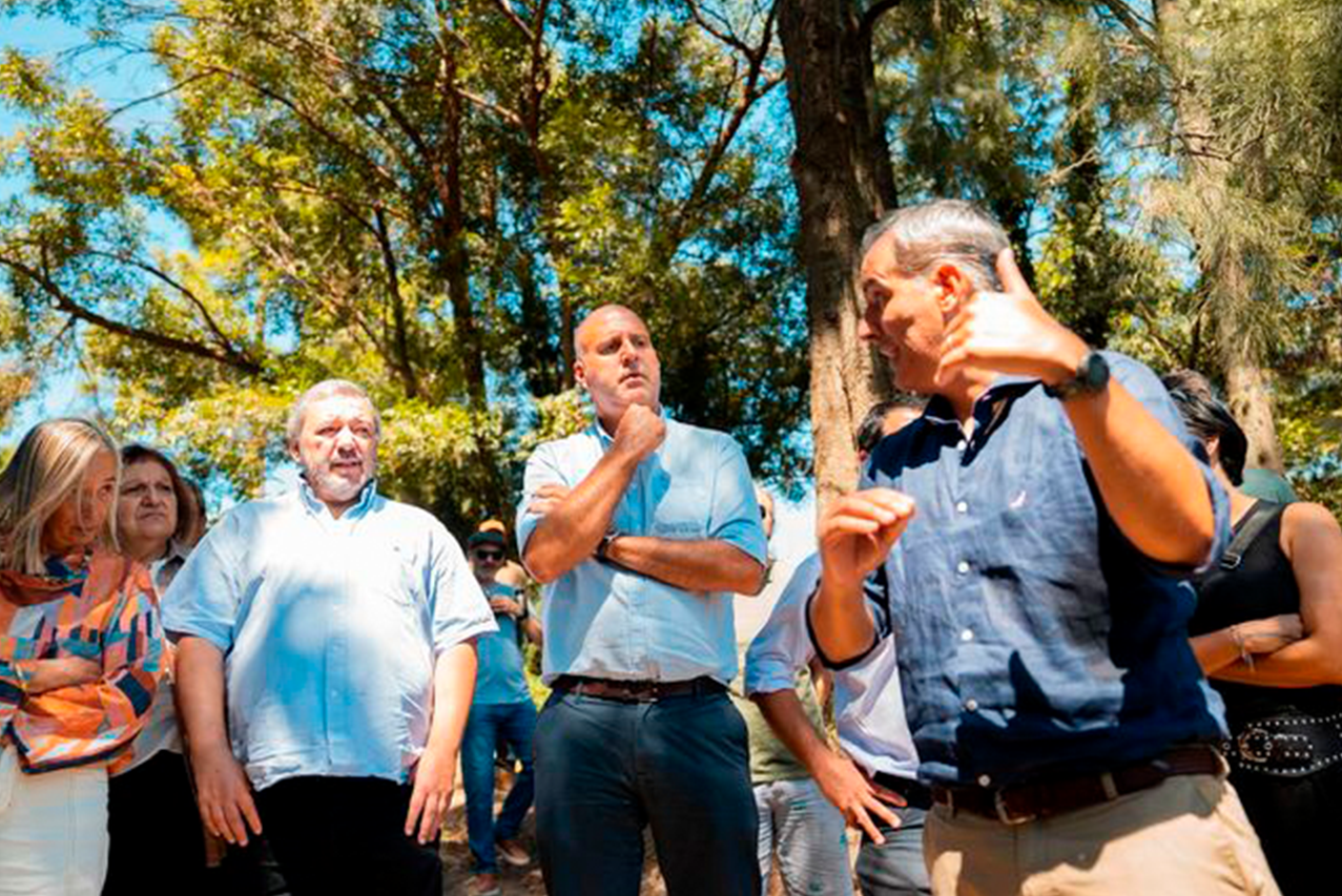 Instalan en el arroyo Carrasco la primera biobarda industrial de Uruguay 