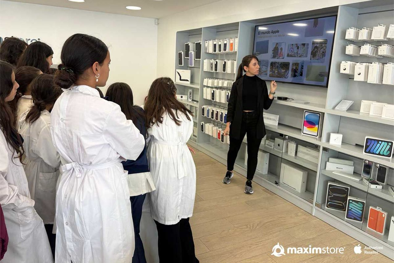 Maximstore impulsa el interés de las niñas en tecnología con una jornada especial 