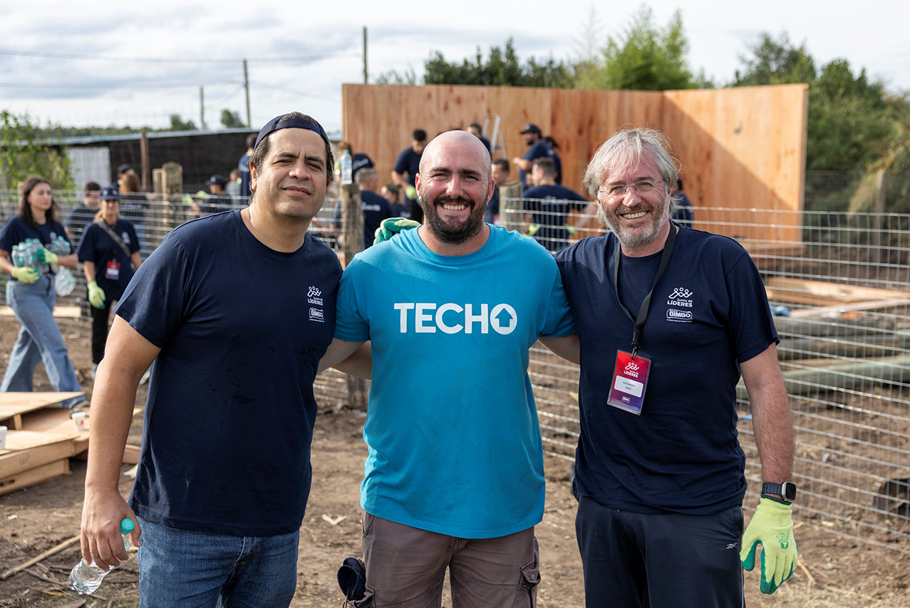 Bimbo construye un merendero comunitario junto a Techo en su 20° aniversario en Uruguay 