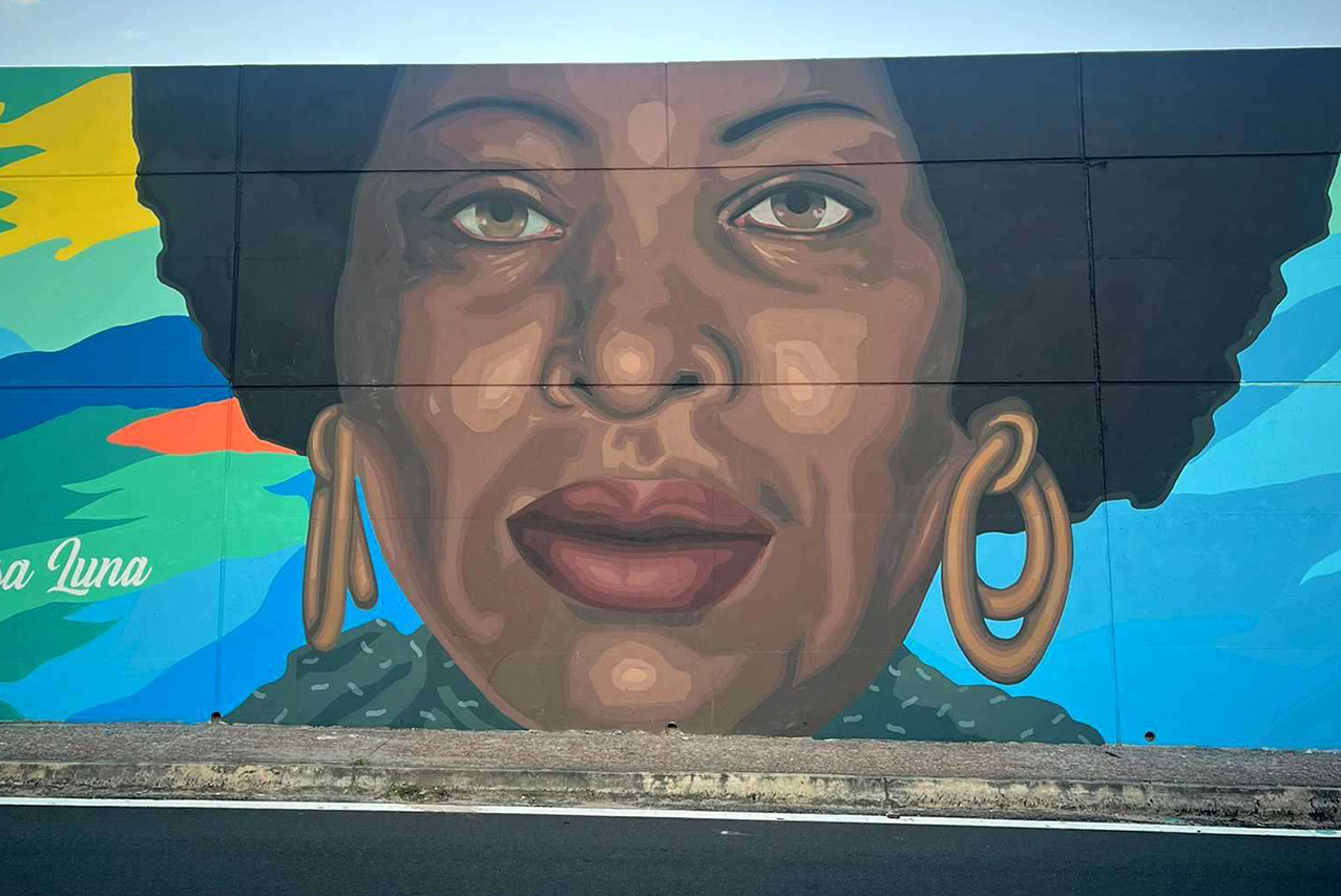 Aeropuertos Uruguay y Pinturas Inca revivieron los colores del mural “Uruguay al Mundo” 