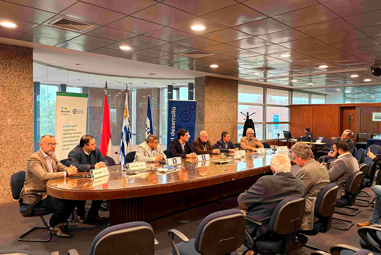 Plan Vale llega a su 16° departamento y firma convenio con la Intendencia de Artigas 