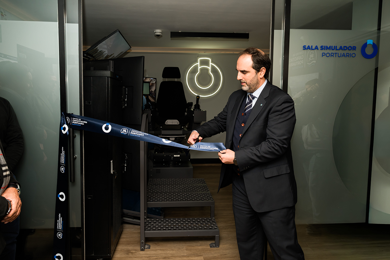 Montecon inaugura Centro de Capacitación Portuaria y presenta simulador de grúas 