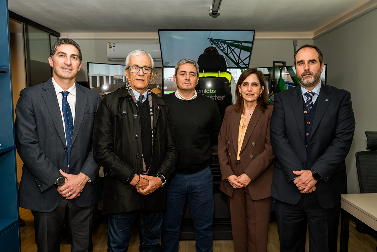 Montecon inaugura Centro de Capacitación Portuaria y presenta simulador de grúas 