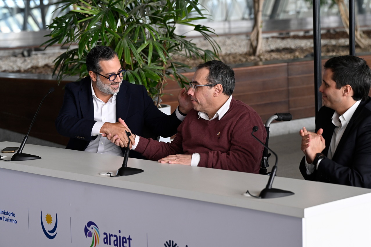 Aeropuerto de Carrasco suman una nueva ruta a Punta Cana 