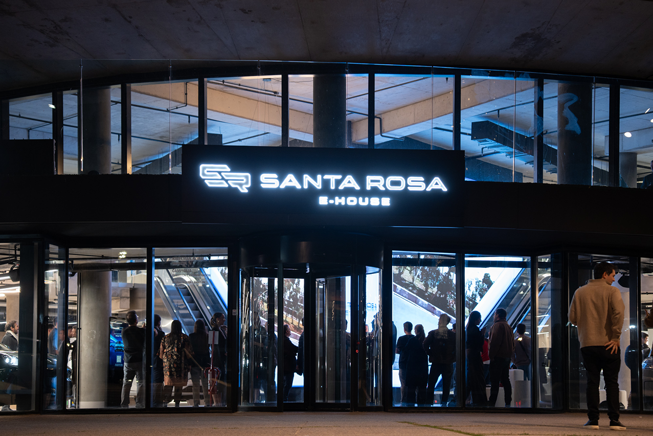 Santa Rosa inaugura E-House, el primer autoshow del Uruguay con más de 40 modelos eléctricos e híbridos 