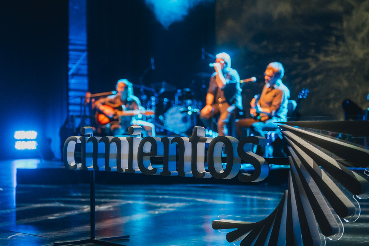 Alquimia unió música y solidaridad en un concierto a beneficio de Cimientos Uruguay 