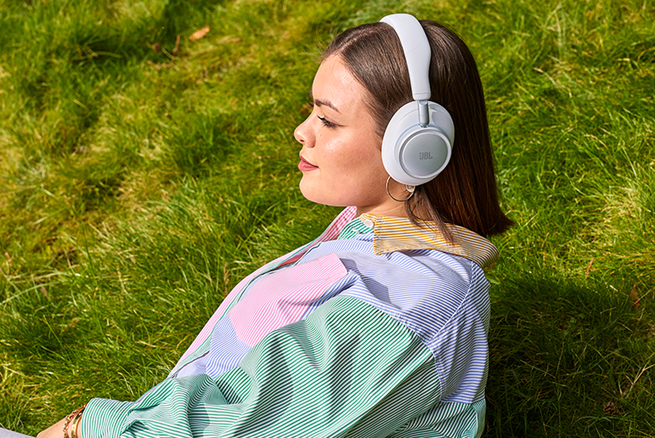 Escuchá todo el día, a tu manera. Presentamos los nuevos auriculares JBL Live 
