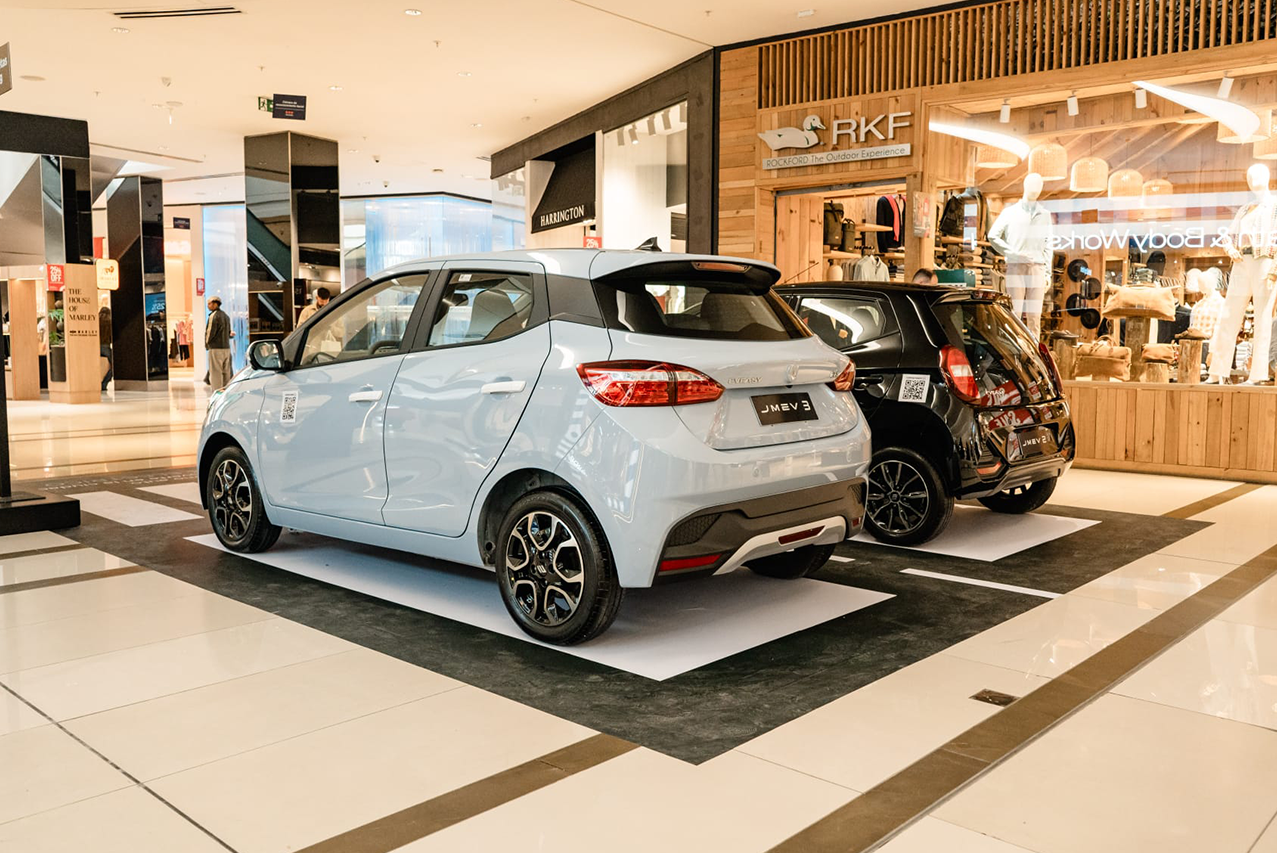 JMEV presenta en Punta Carretas Shopping sus vehículos 100% eléctricos 