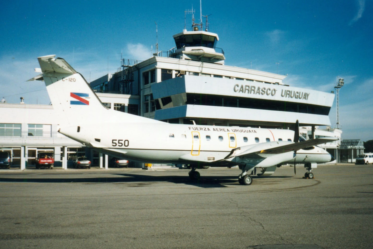 Un viaje a través de 80 años de historia: la campaña que celebra el aniversario del Aeropuerto de Carrasco 